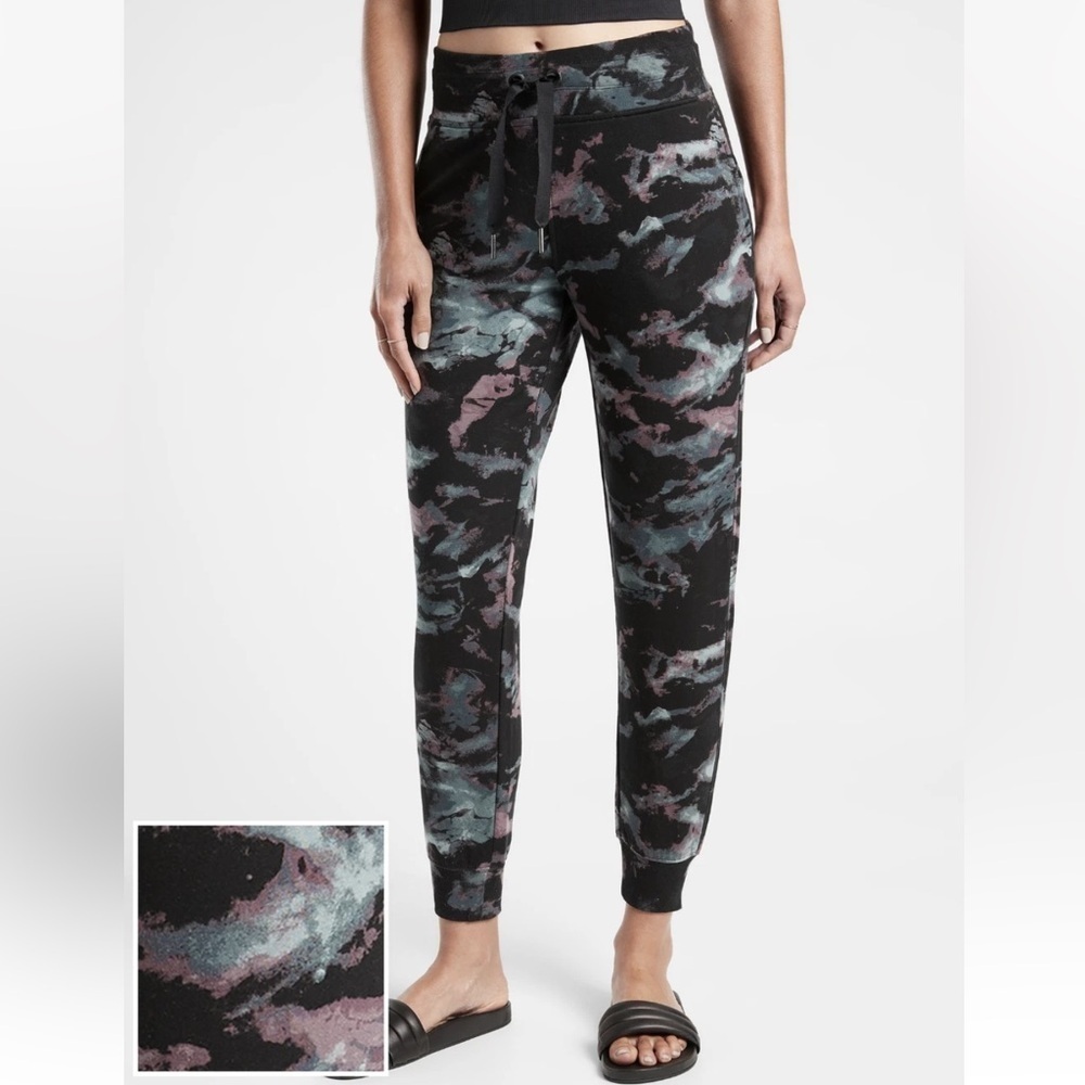 Athleta Salutation Balance Jogger XS Marine Black Camo Athletic Pant High Rise